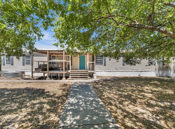 163 Hcr 3255, Mount Calm, TX 76673