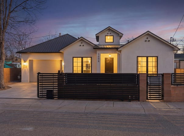 1008 22nd Street NW, Albuquerque, NM 87104
