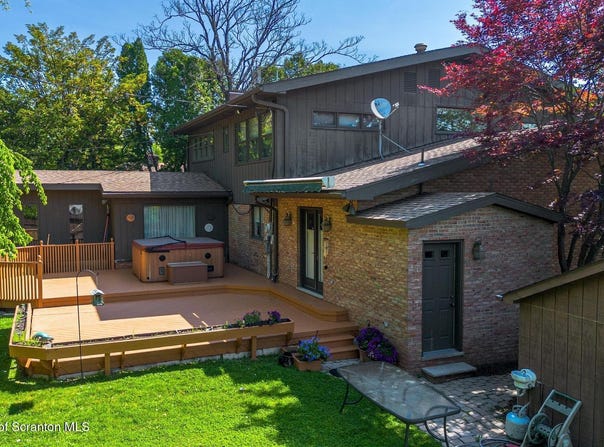 621 Taylor Avenue, Scranton, PA 18510