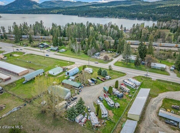 463961 US-95, Sagle, ID 83860
