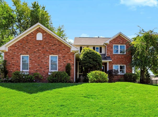 225 Deer Trace Court, Pittsboro, IN 46167