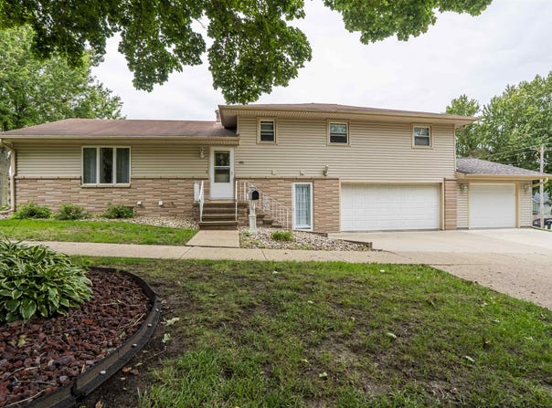 150 4th St SE, LeMars, IA 51031