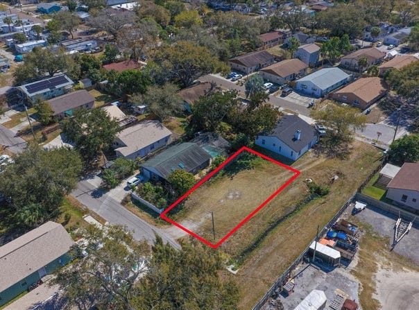 BRAGINTON Street, LARGO, FL 33756