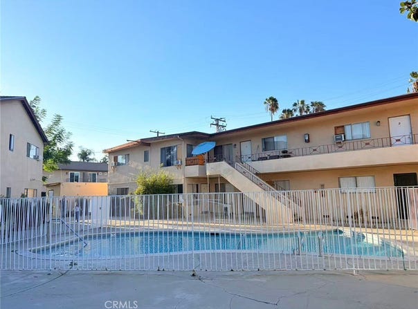 525 W Alpine St, Upland, CA 91786