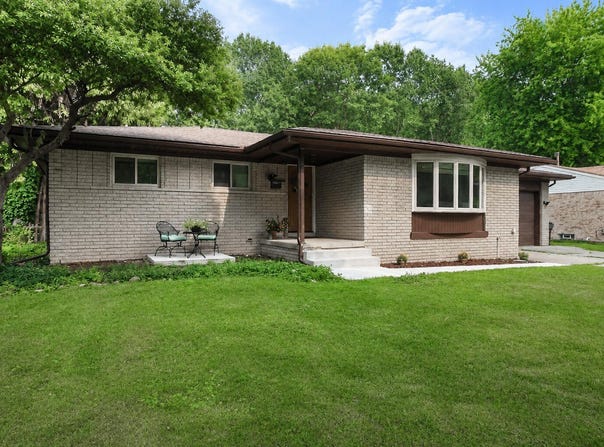 53284 Wolf Drive, Utica, MI 48316