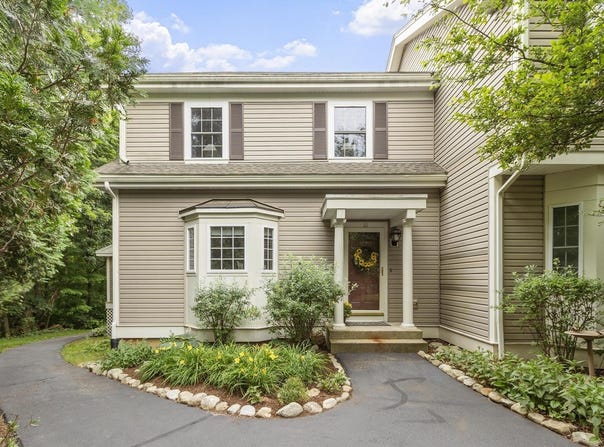 99 Main St, Westford, MA 01886
