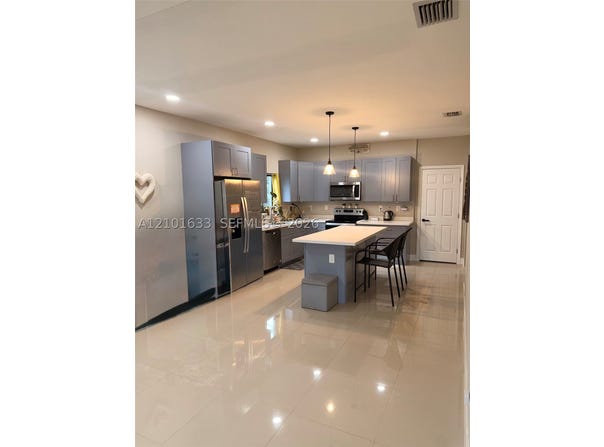 Hallandale Beach, FL 33009
