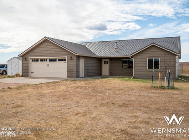 9 Sherry Pl, Sundance, WY 82729