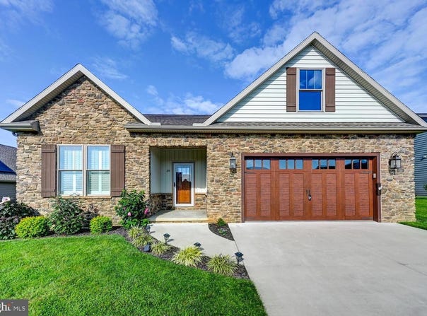 29 SMITH CIR, LITTLESTOWN, PA 17340