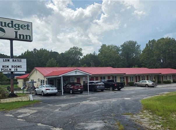324 N Duval Street, Claxton, GA 30417