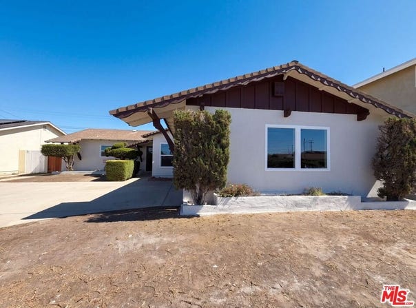 3520 S J St, Oxnard, CA 93033