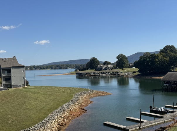 75 Dockside Cir, Moneta, VA 24121