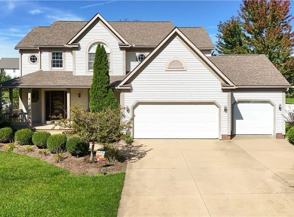 411 Hillbrook Drive, Cuyahoga Falls, OH 44223