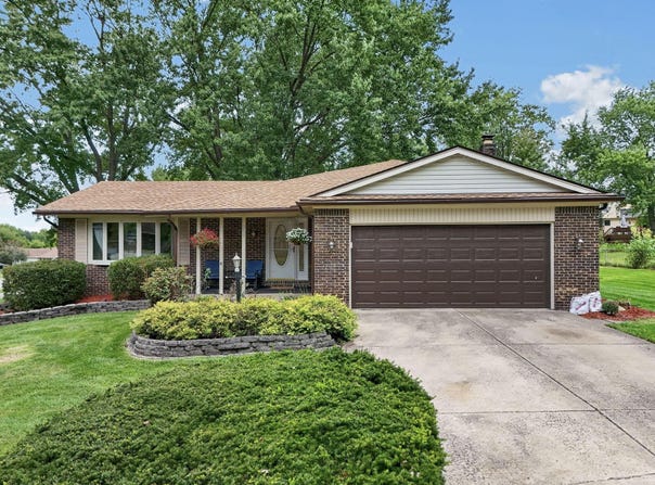 333 Dellfield Way, Gahanna, OH 43230