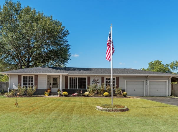 205 Laurel Trail, Terrell, TX 75160