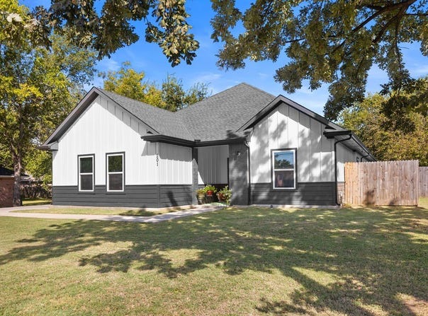 201 W South Street, Whitesboro, TX 76273