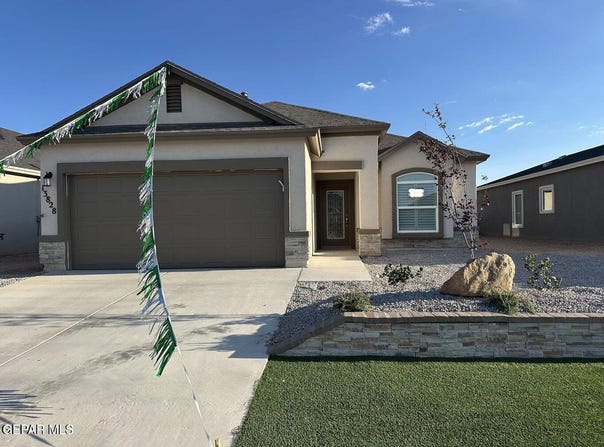 336 Kindred Drive, Clint, TX 79836