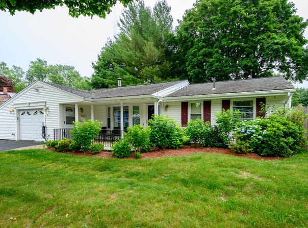 79 Brookville Ave, Brockton, MA 02302