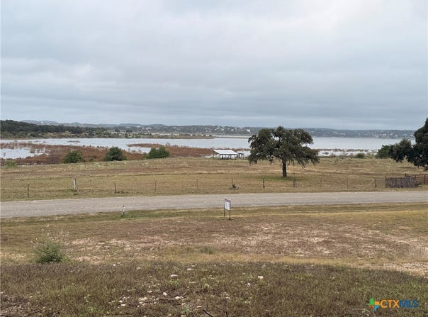 4300 Potters Creek Road, Canyon Lake, TX 78133