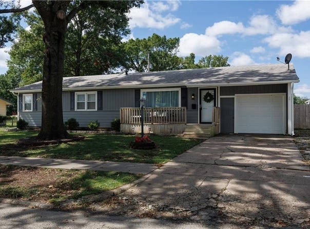 1031 N 18th Place, Independence, KS 67301