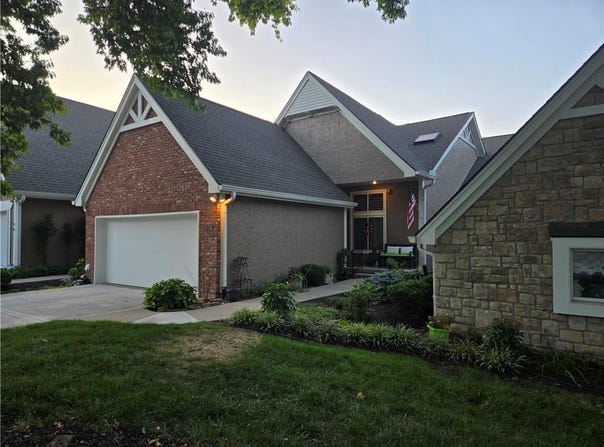 109 Pointe Drive, Gladstone, MO 64116