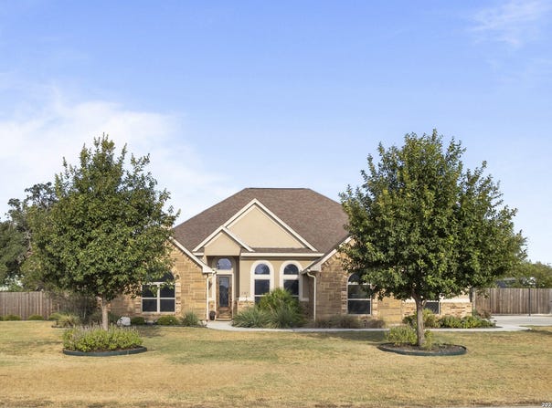 247 Double Gate, Castroville, TX 78009