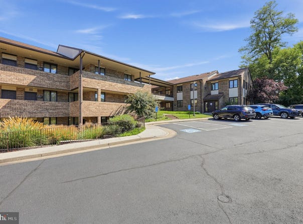 2915 HUNTER MILL Road, OAKTON, VA 22124