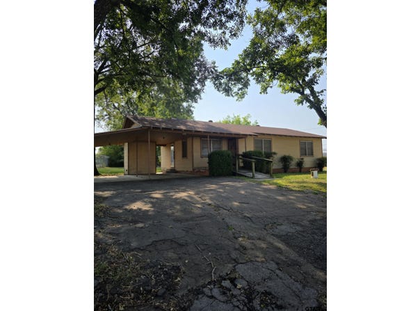 210 Mill, Pittsburg, TX 75686