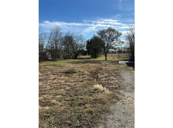 606 Water Street, Whitesboro, TX 76273