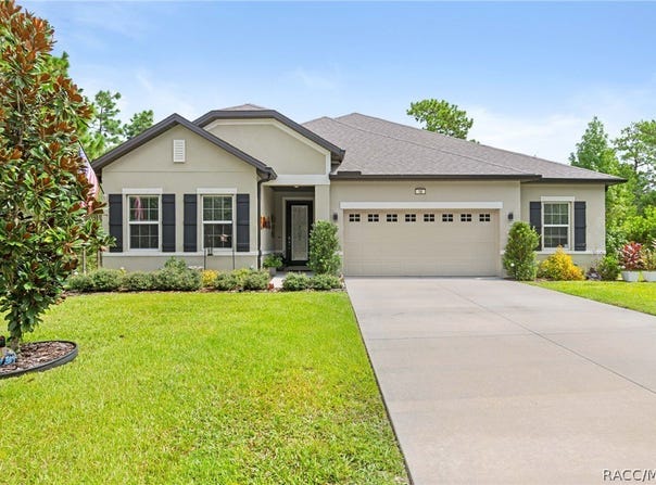16 Elder Court E, Homosassa, FL 34446