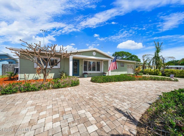121 Algonquin Terrace, Indian Harbour Beach, FL 32937