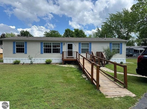 714 Golfview Circle, Elk Rapids, MI 49629