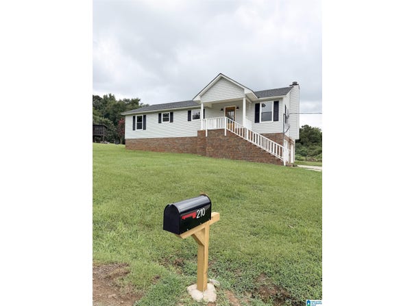210 FRANCES LANE, HAYDEN, AL 35079