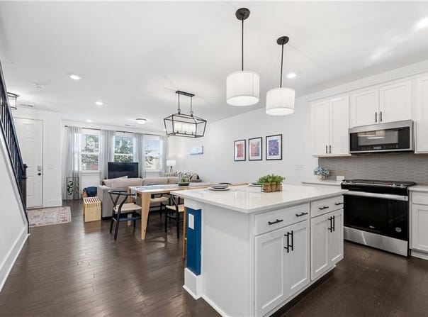 1506 Pinedale Crest NW, Atlanta, GA 30318