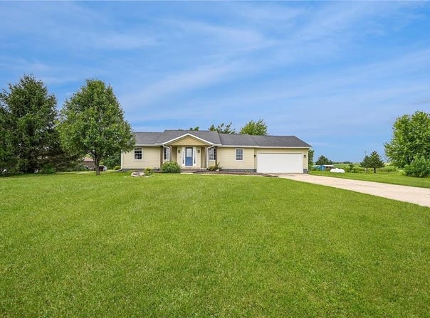 6203 32nd Avenue, Shellsburg, IA 52332
