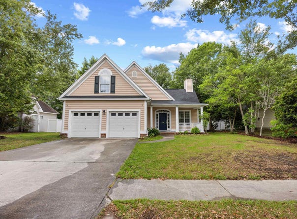 3716 Kennison Dr., Myrtle Beach, SC 29588