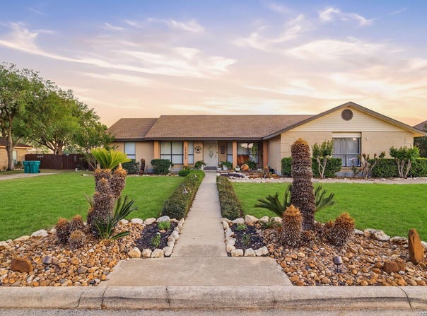 15224 PARK PLACE DR, Lytle, TX 78052