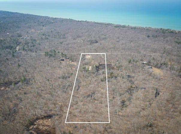 4986 N Ridge Road, Mears, MI 49436