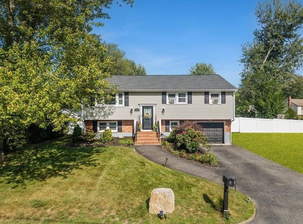 140 Tosca Dr, Brockton, MA 02301