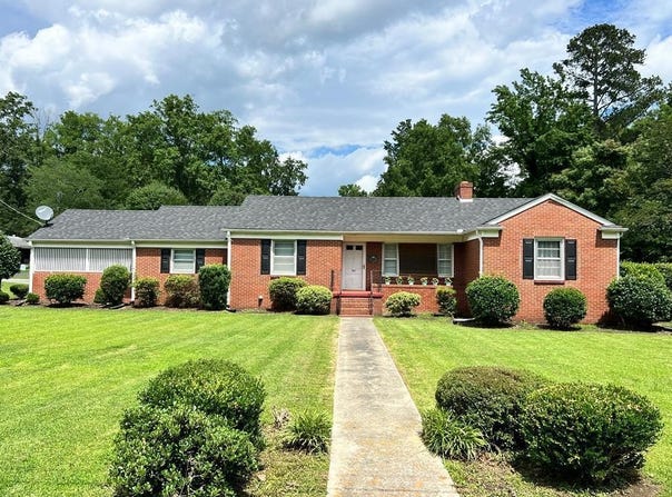 501 Cedar Street, Clinton, SC 29325
