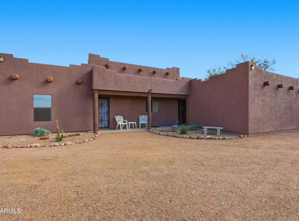 710 S MULESHOE Road, Apache Junction, AZ 85119