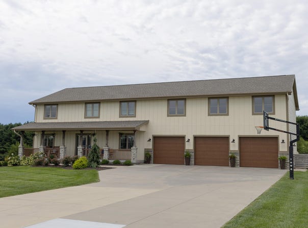 22151 BRET Loop, UNDERWOOD, IA 51576