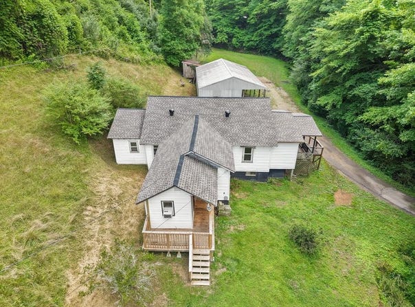 309 Eagles Nest Rd, Emmalena, KY 41740