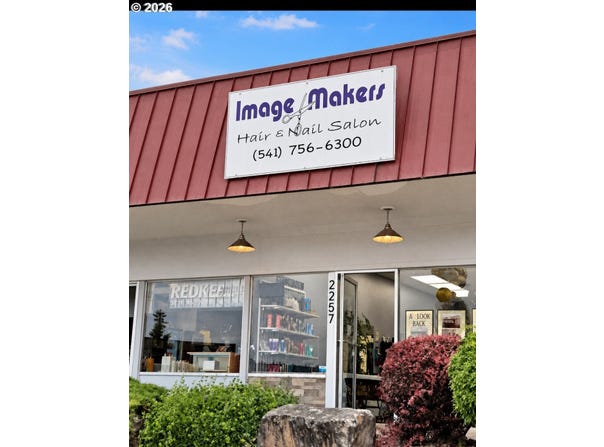 2257 Newmark, NorthBend, OR 97459