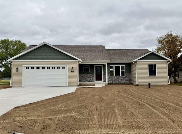 690 OAK STREET, Scandinavia, WI 54977