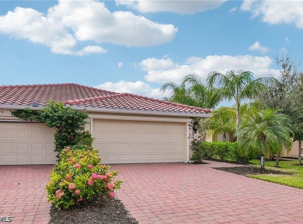 2583 Vine Avenue, Naples, FL 34120