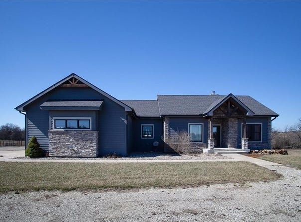537 E 550 Road, Overbrook, KS 66524