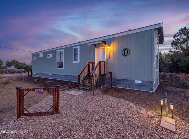 8445 APACHE Drive, Show Low, AZ 85901