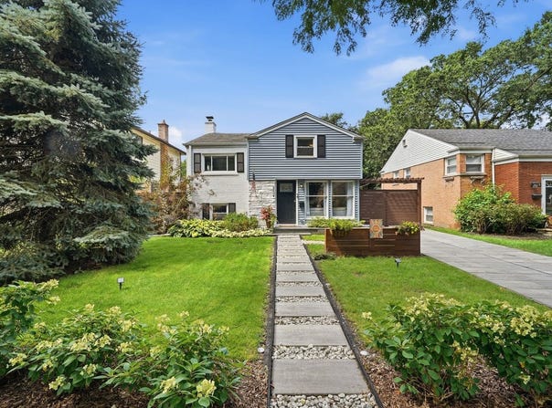 704 Long Road, Glenview, IL 60025