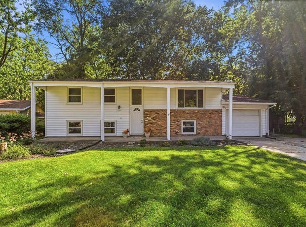 1906 Crescent Drive, Champaign, IL 61821